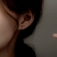 Styling the Bag Necklace for a chic and modern look