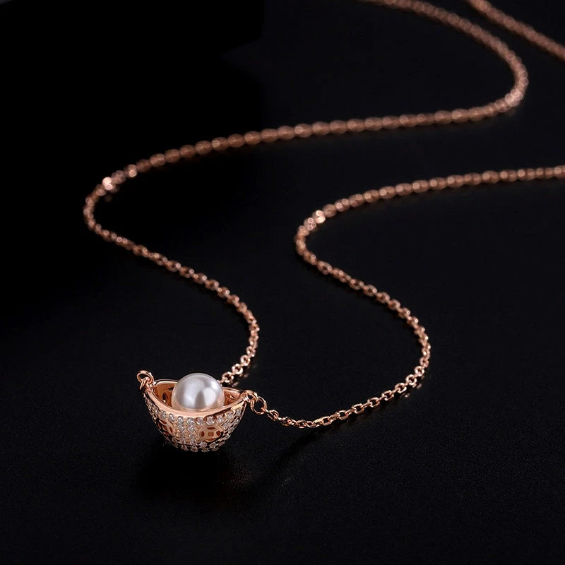 Detailed view of the Sterling Silver Ingot Pearl Clavicle Chain Necklaces chain and pendant