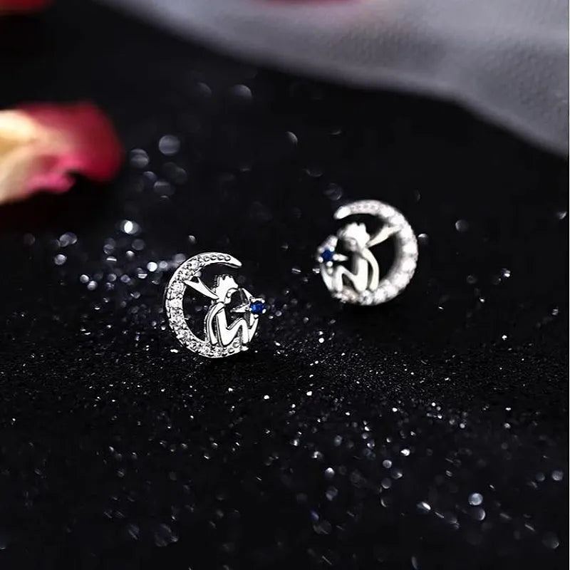 Close-up detail of the sparkling zircons and plating on the Interlocking Bracelet