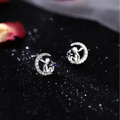 Close-up detail of the sparkling zircons and plating on the Interlocking Bracelet