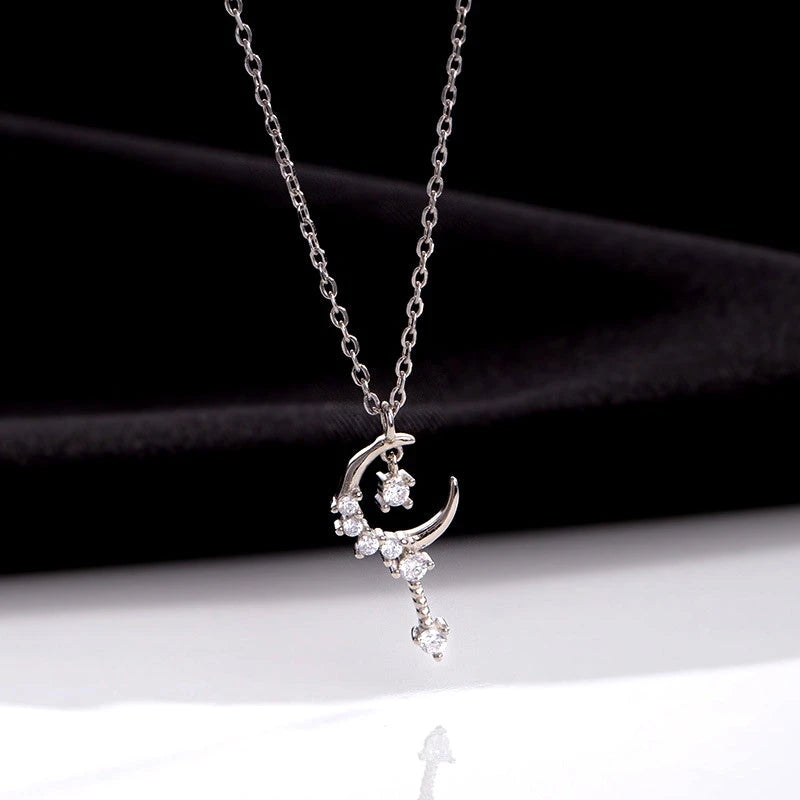 Close-up of the pendant and clasp on the Cute Cat Ring