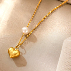 Detailed view of the Sterling Silver Luxury Heart Pearl Necklace chain and pendant