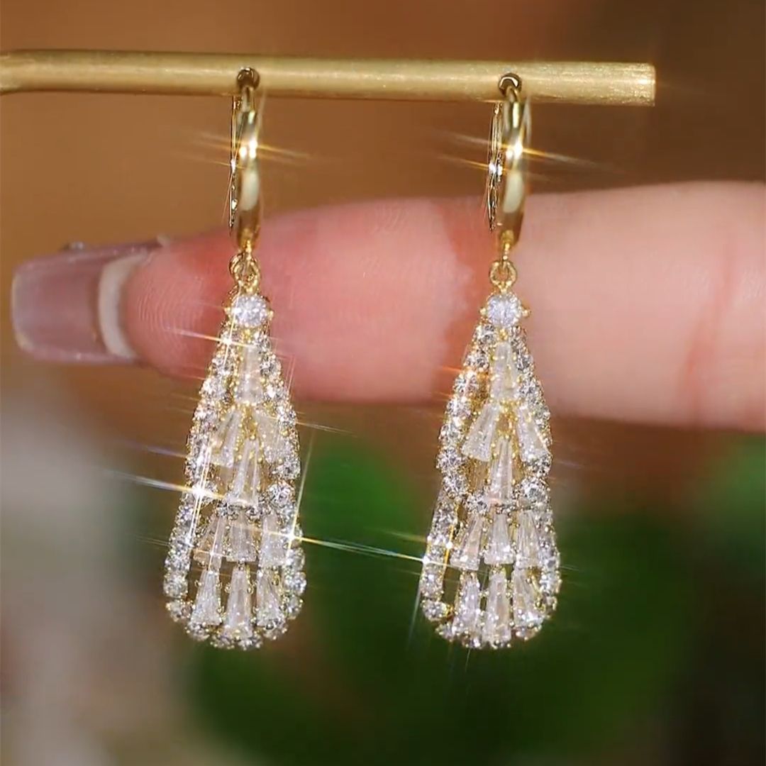 Fashionable & Elegant Gold Leaf Earrings