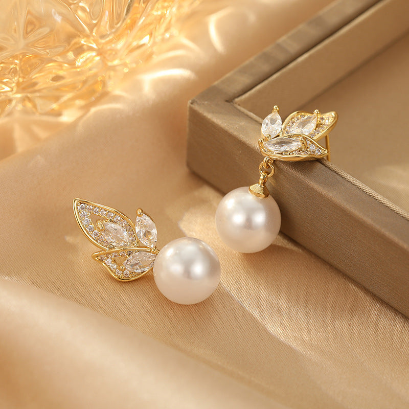 Exquisite and Elegant Zircon Leaf Earrings